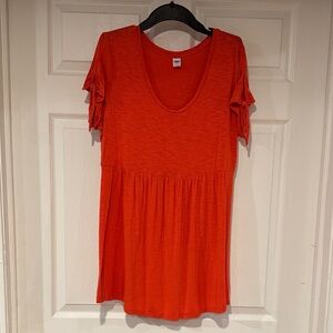 Elegant Scarlet Maternity Tunic Top